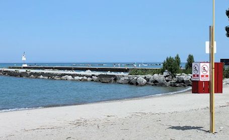 No Swimming signs posted south of the south pier at Station Beach, Kincardine