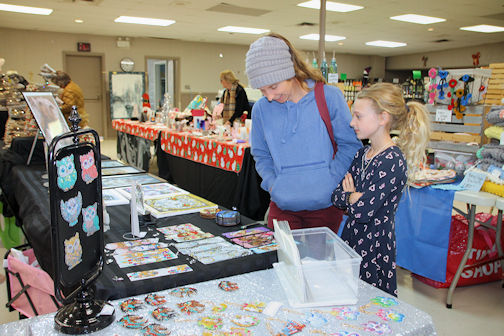​Great crowd turns out for annual Tiverton Lions Christmas Bazaar