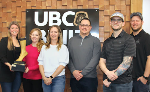 UBC Local 2222 wins Golden Sock Award for Lots of Socks window display
