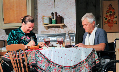 Veteran actors bring chilling tale to a cozy barn in VanSlade production of "Misery"