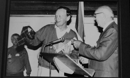 Kincardine woman has photo of Chretien at pavilion in 1992