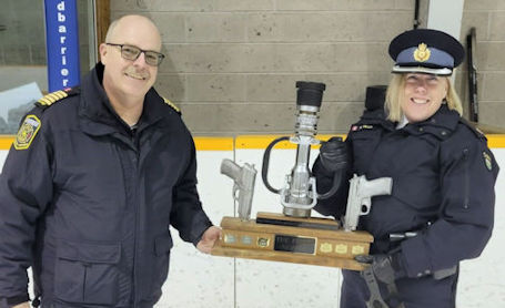 Police take 5-4 win over firefighters in Guns and Hoses charity hockey game