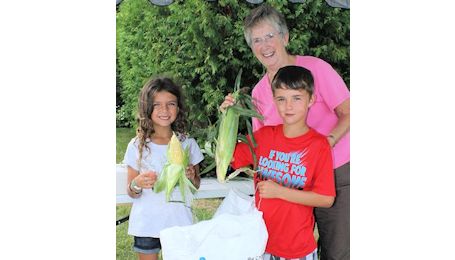 Youngsters donate corn to Kincardine Food Bank